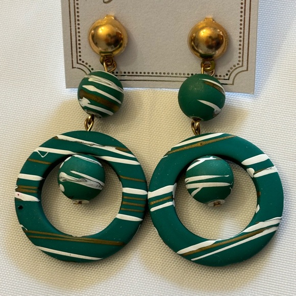 New Dangle Earrings Green with White and Gold Drizzles Goldtone Posts - Picture 2 of 4